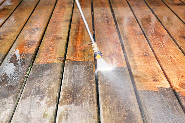 Best Deck Cleaning Services  in USA